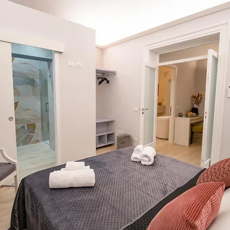 לינה וארוחת בוקר Scic House פלרמו