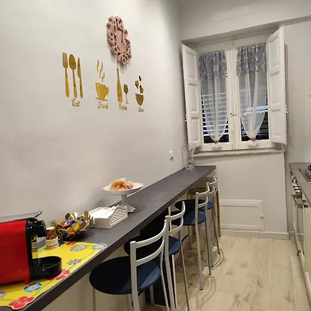 Scic House Nocleg ze śniadaniem 3*